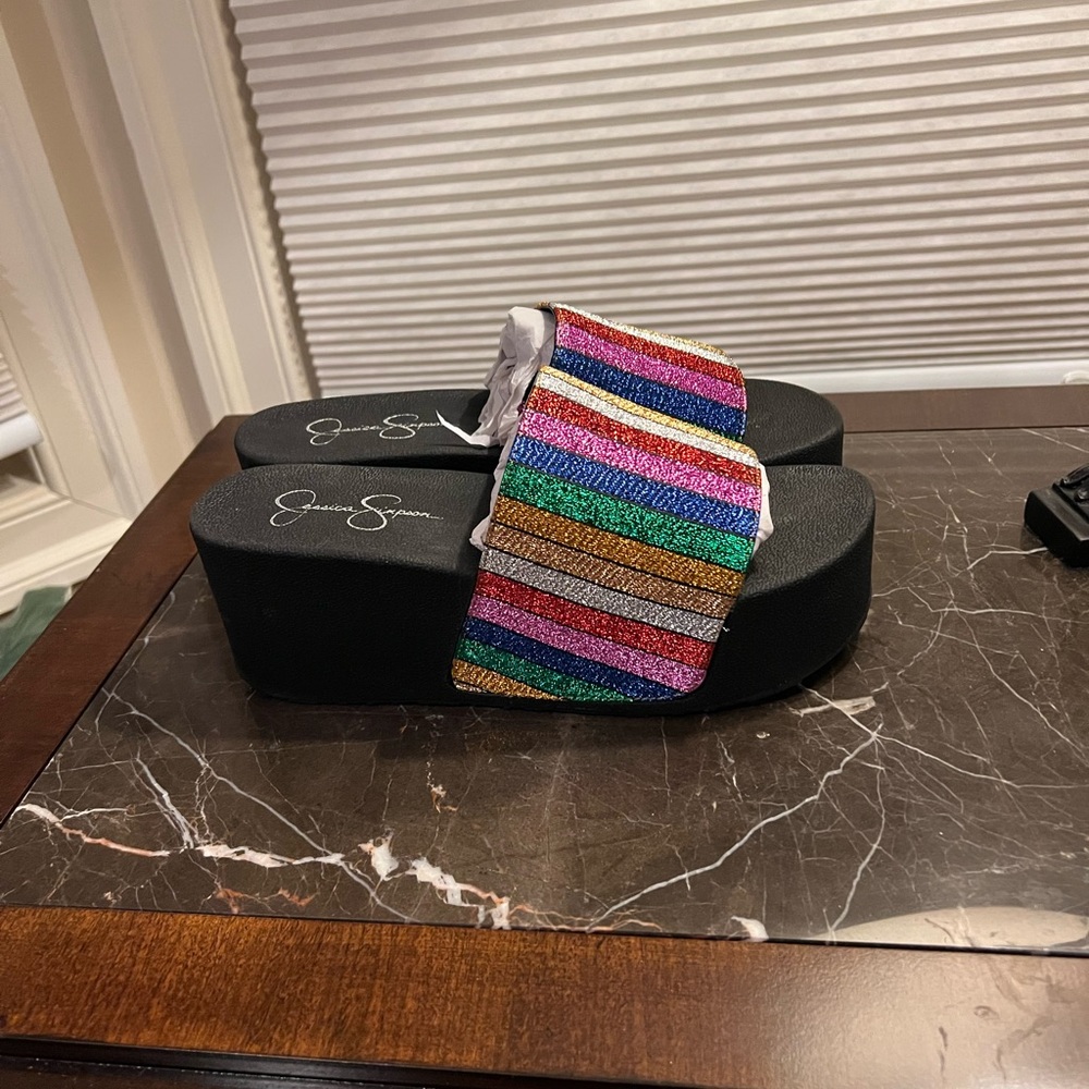 Jessica Simpson 🌈 metallic Faille slides (10)